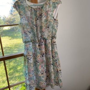 Cute Dress beautiful pattern/color !! Size M